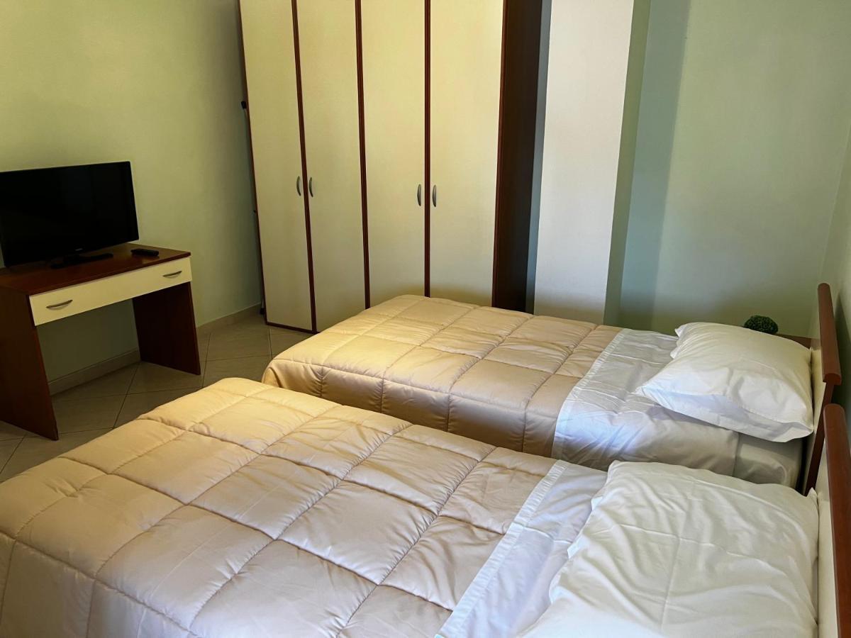 City Central Apartment 2 Tirana Exterior foto